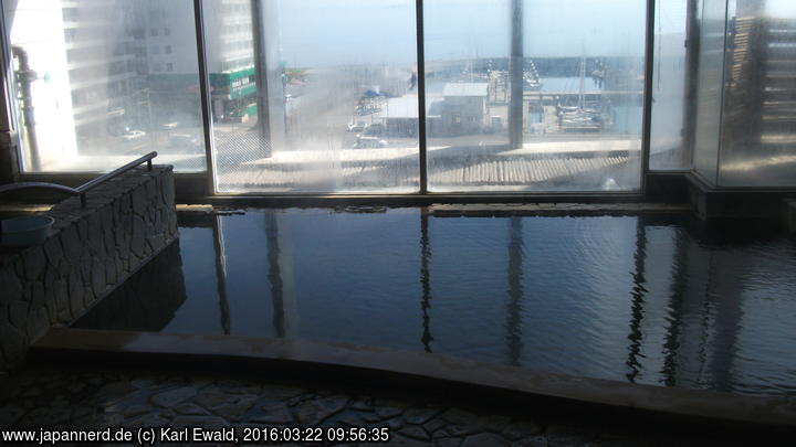 Beppu, Hotel The New Tsuruta, Hotelbad - Becken
